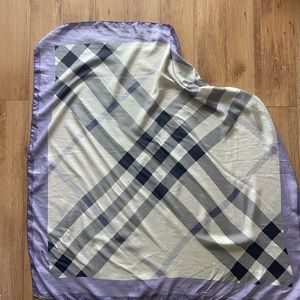 Écharpe Burberry 100% soie